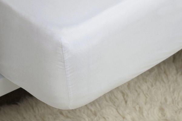Belledorm Egyptian Cotton 200 Thread Count Fitted Sheet
