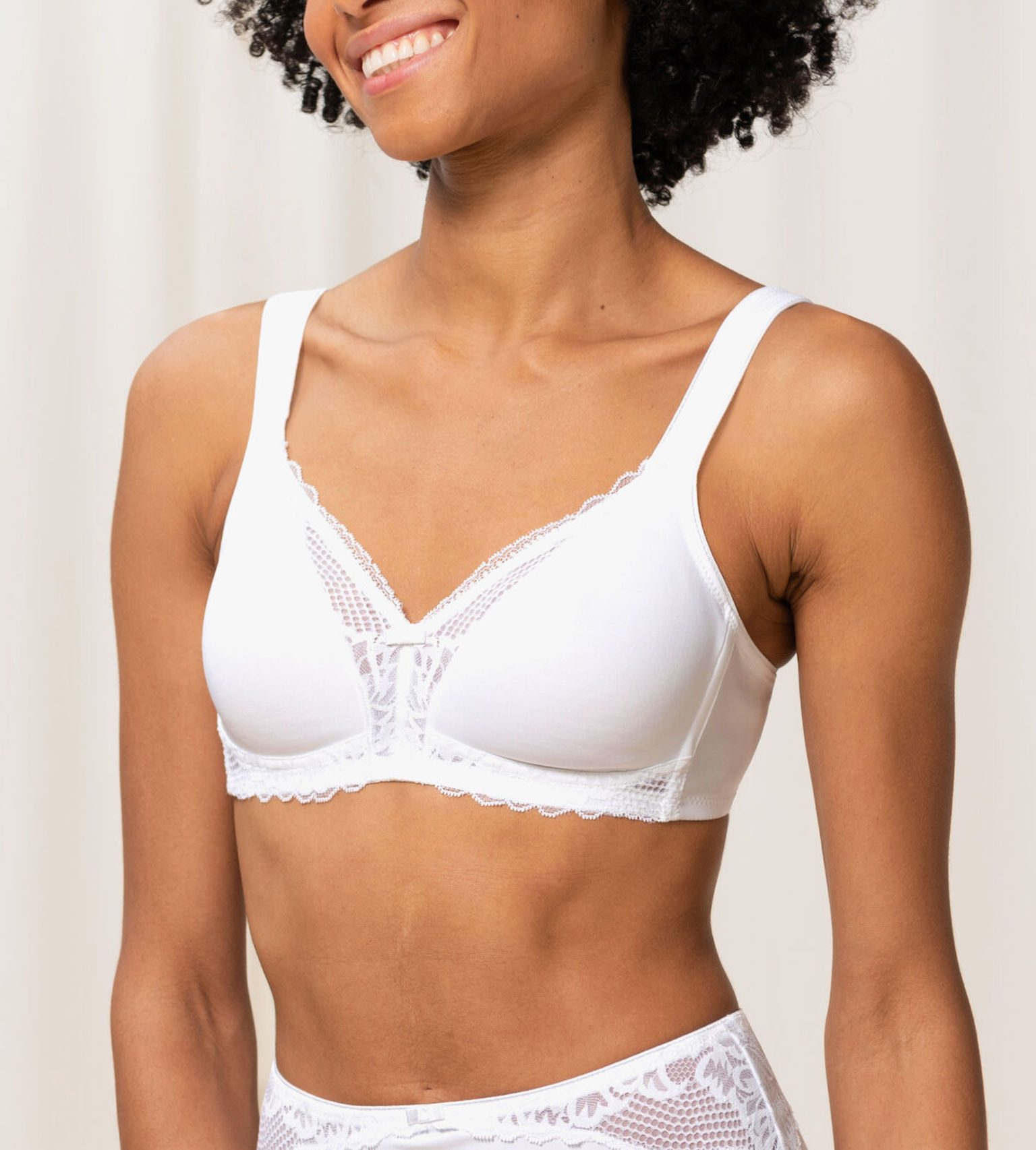 Underwired bra in white - Recycled Classic Cotton Support