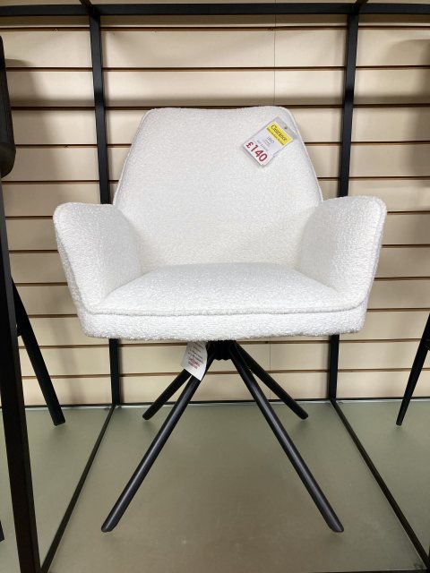 CLEARANCE - UNO Chair