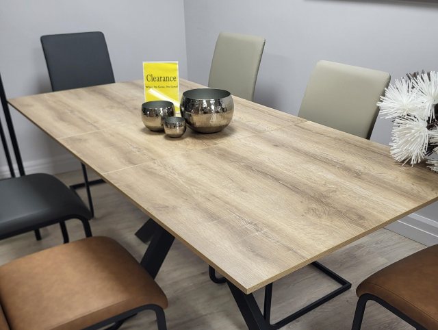 CLEARANCE - Manhatten Extending Table