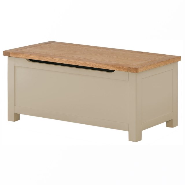 Lulworth Painted blanket box with its clean lines and contemporary look would suit a range of decors