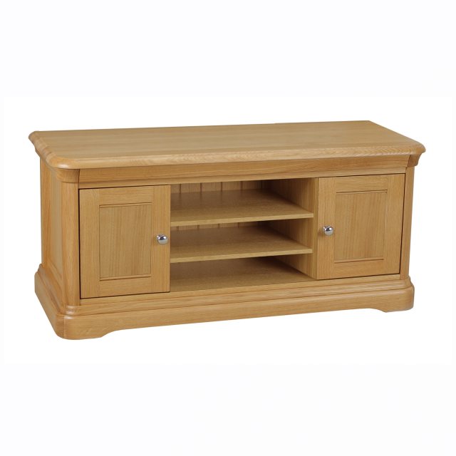 The Lamont wide TV unit is beautifully crafted combining solid oak and oak veneer.